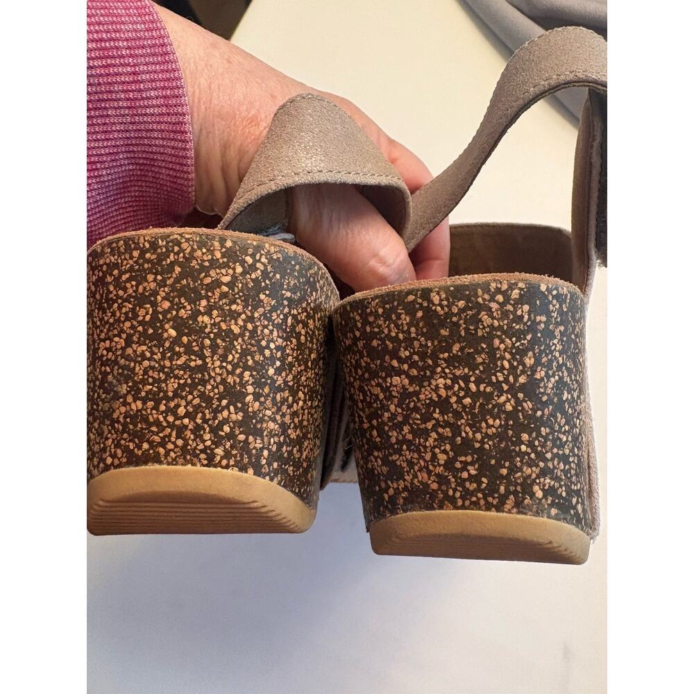 Dansko Stacey Sz 40 Taupe Cork Wedge Sandals - Picture 6 of 7